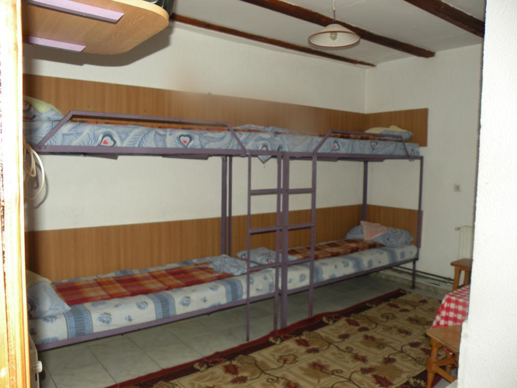 Camping Paradisul Soferilor Онешти Номер фото