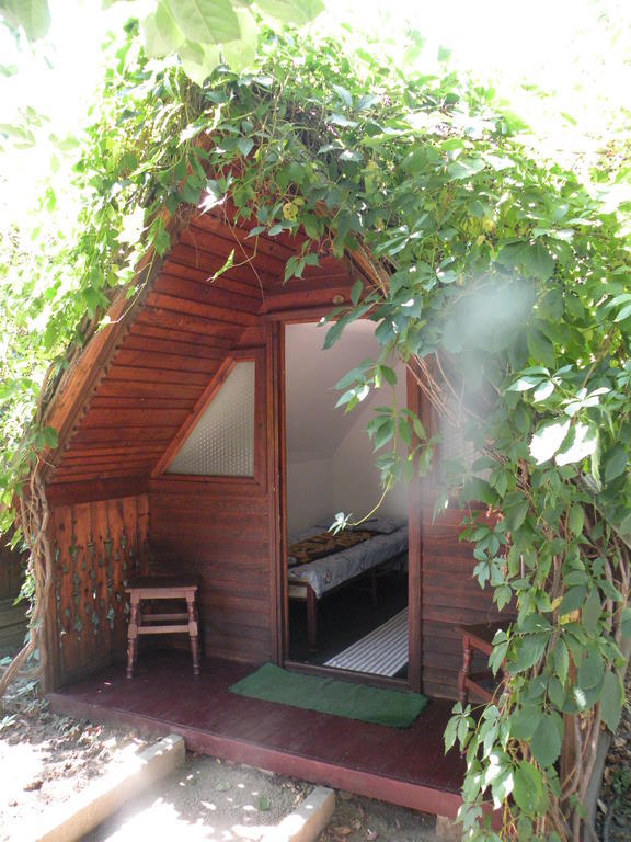 Camping Paradisul Soferilor Онешти Экстерьер фото